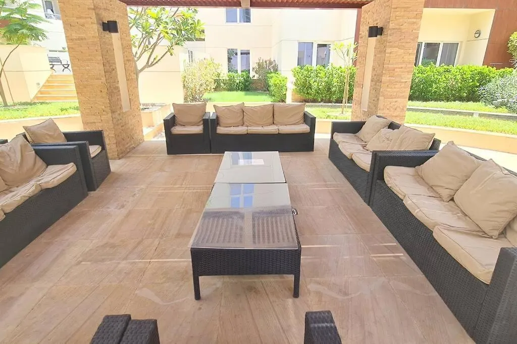 2 Bedroom Holiday Home Apartment With Pool View Brand New Dubai 0*,