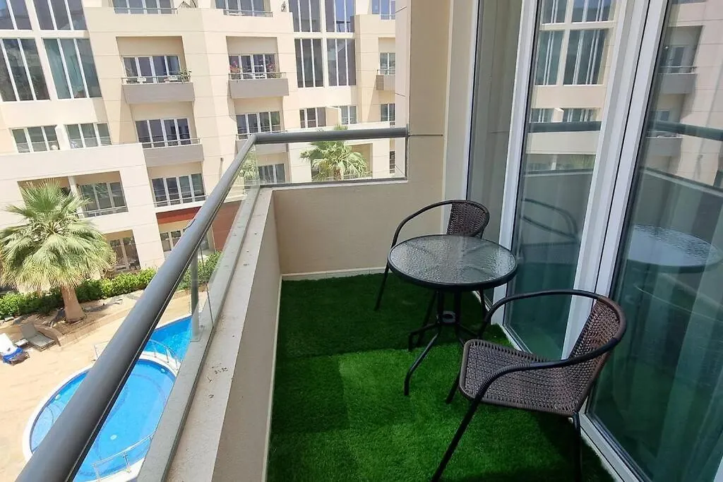 2 Bedroom Holiday Home Apartment With Pool View Brand New Dubai Verenigde Arabische Emiraten