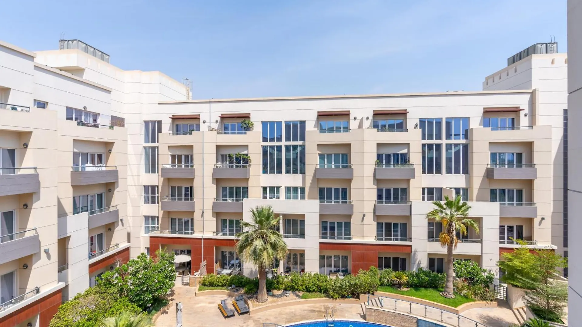 2 Bedroom Holiday Home Apartment With Pool View Brand New Dubai Verenigde Arabische Emiraten
