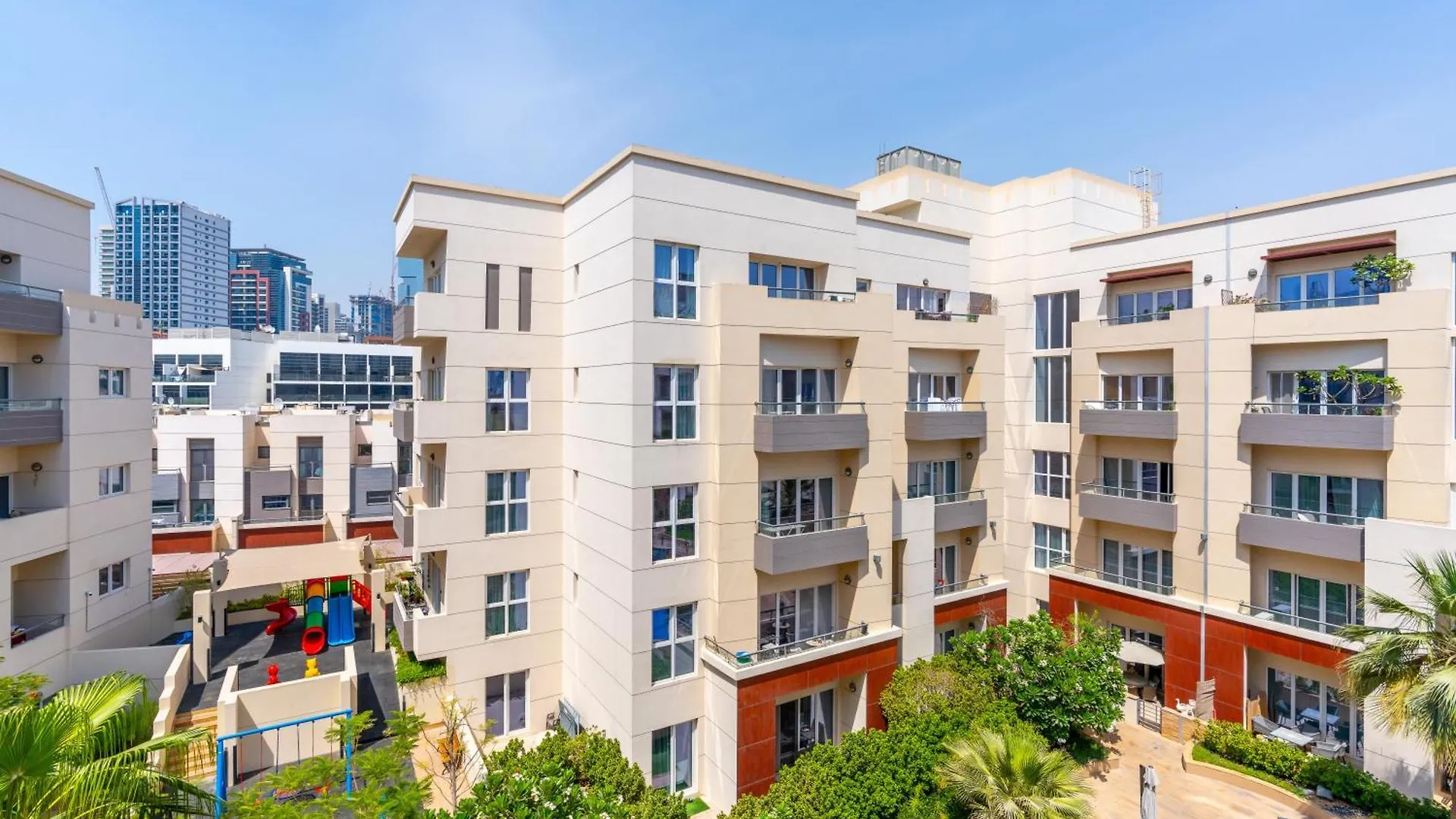 2 Bedroom Holiday Home Apartment With Pool View Brand New 迪拜