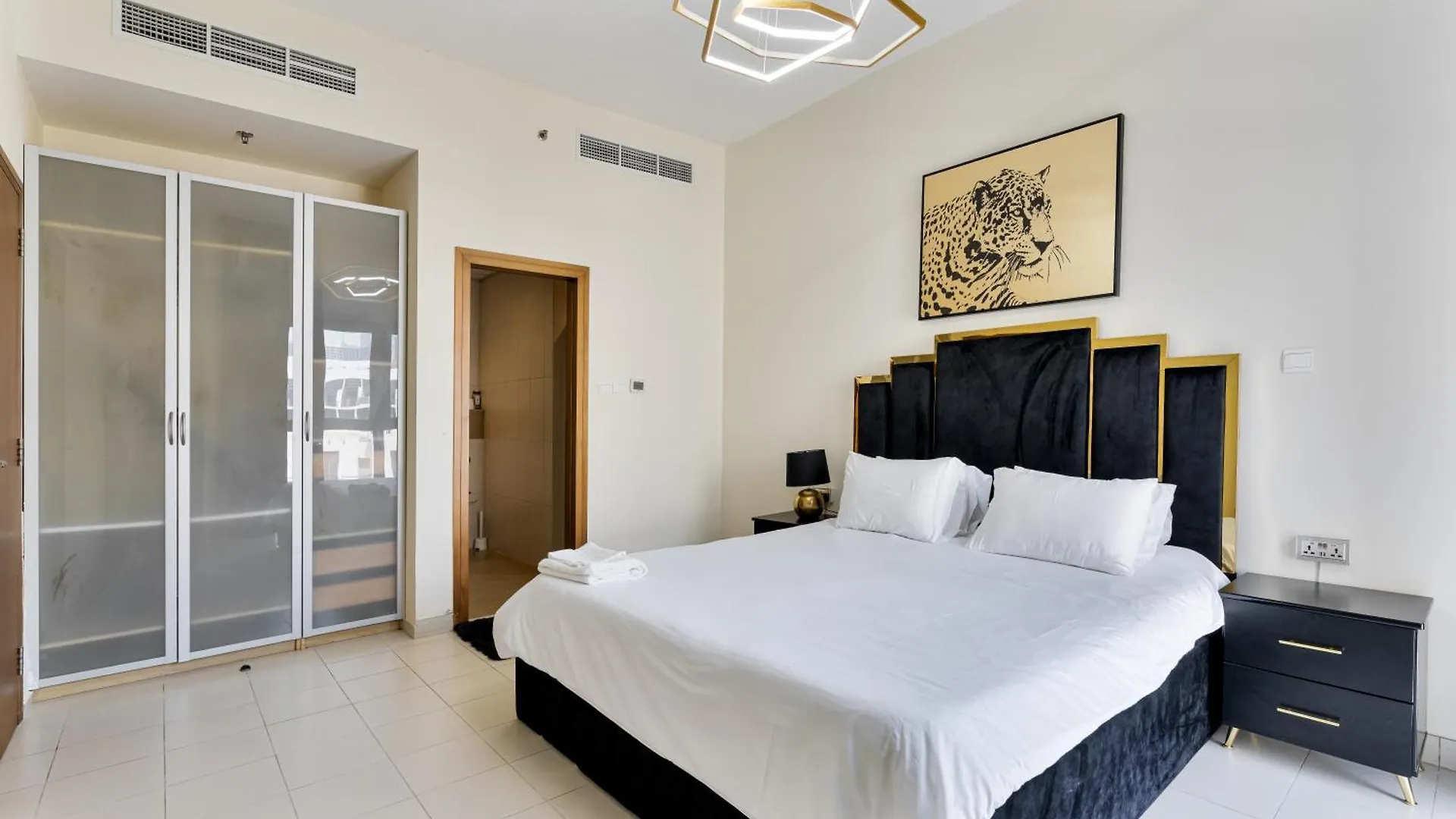 2 Bedroom Holiday Home Apartment With Pool View Brand New 迪拜 0*,