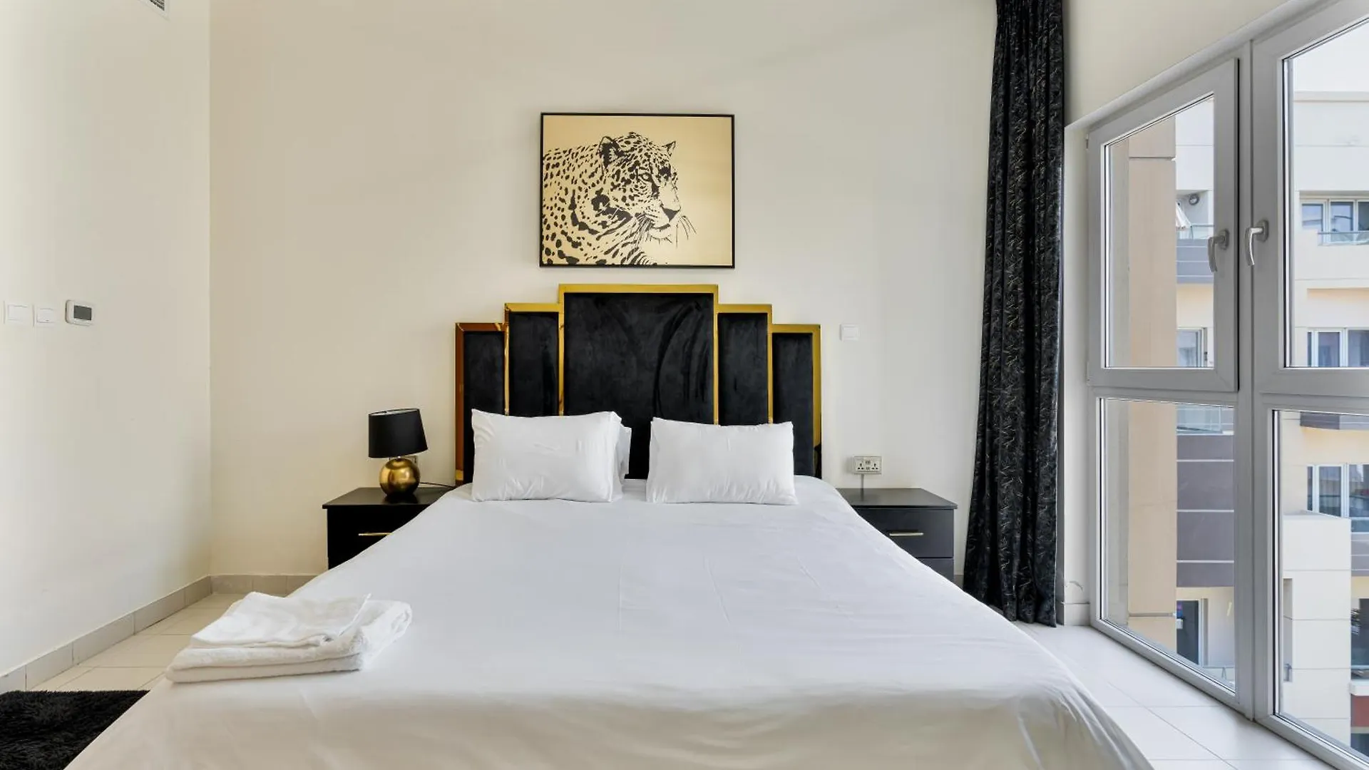 2 Bedroom Holiday Home Apartment With Pool View Brand New 迪拜